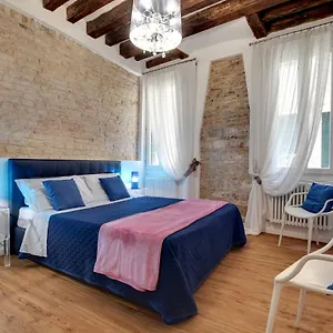 Apartment Charming Castello Apartments By Wonderful Italy, Venice